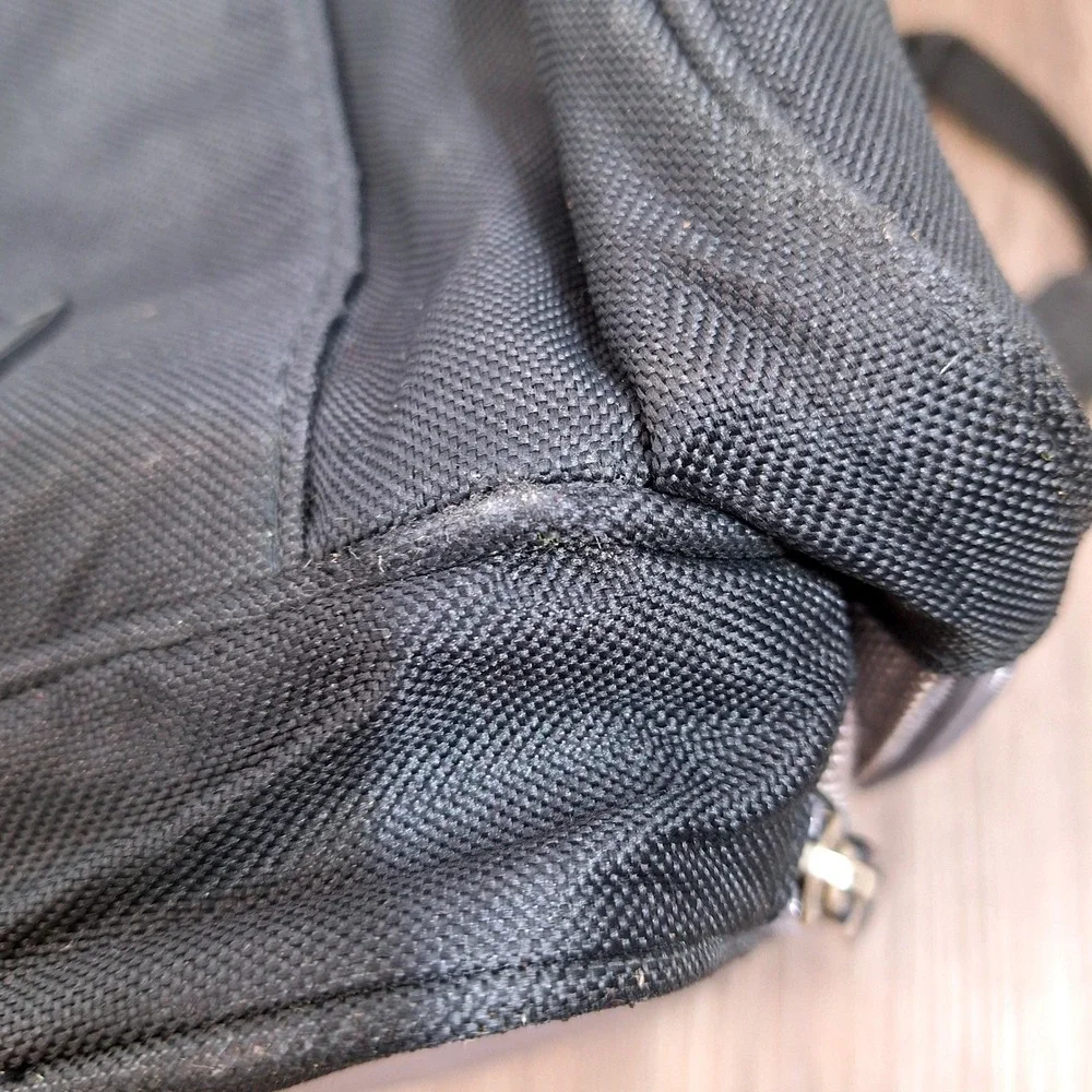 Eddie Bauer Grey Nylon Travel Bag 16x12 Travel Duffel Multi Pocket Messenger